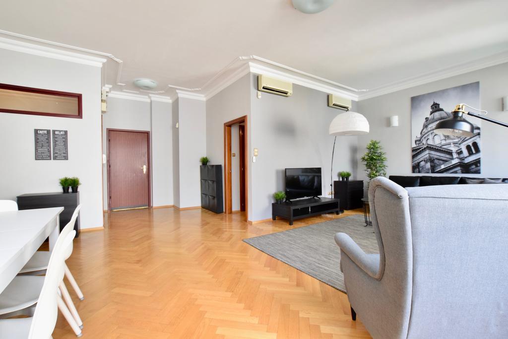 Standerd Apartment By Hi5 - Lovag Family Suites ブダペスト エクステリア 写真