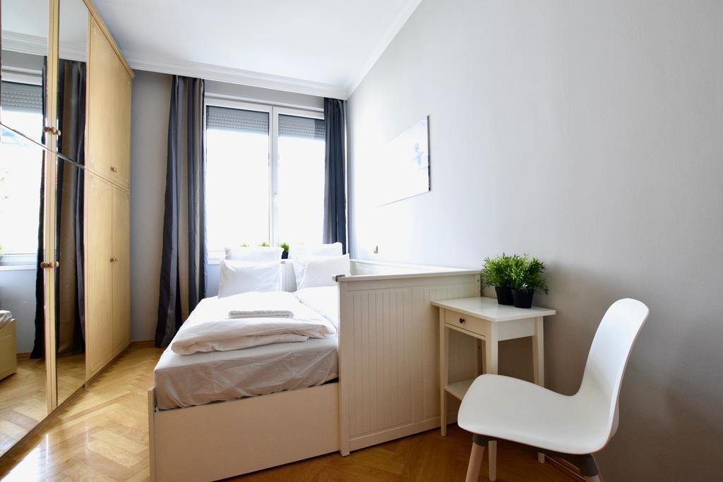 Standerd Apartment By Hi5 - Lovag Family Suites ブダペスト エクステリア 写真