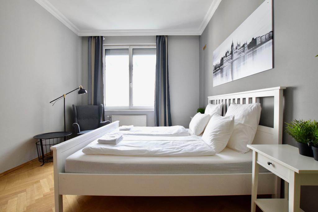 Standerd Apartment By Hi5 - Lovag Family Suites ブダペスト エクステリア 写真