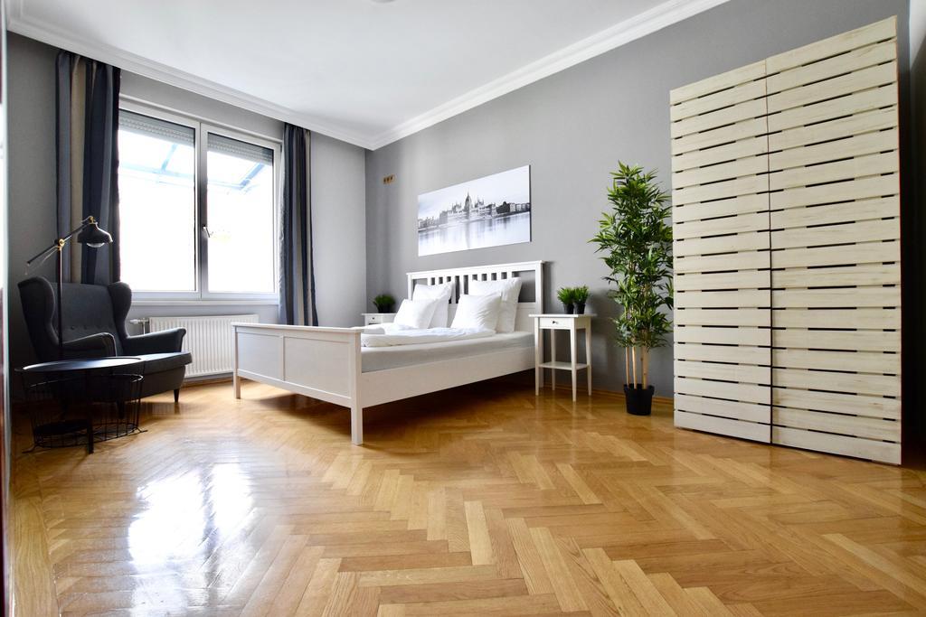 Standerd Apartment By Hi5 - Lovag Family Suites ブダペスト エクステリア 写真
