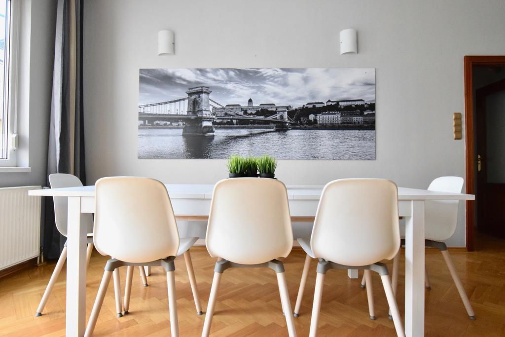Standerd Apartment By Hi5 - Lovag Family Suites ブダペスト エクステリア 写真