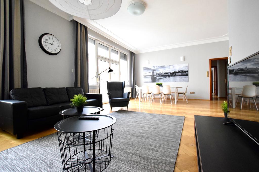 Standerd Apartment By Hi5 - Lovag Family Suites ブダペスト エクステリア 写真
