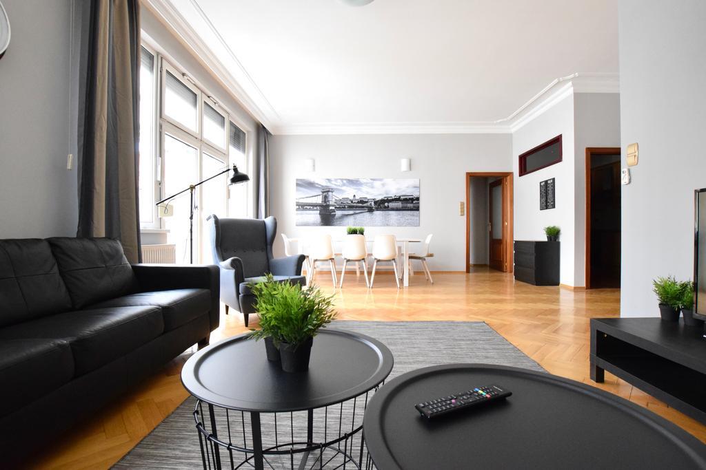 Standerd Apartment By Hi5 - Lovag Family Suites ブダペスト エクステリア 写真
