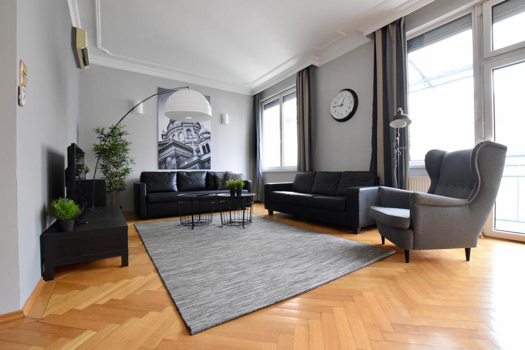 Standerd Apartment By Hi5 - Lovag Family Suites ブダペスト エクステリア 写真