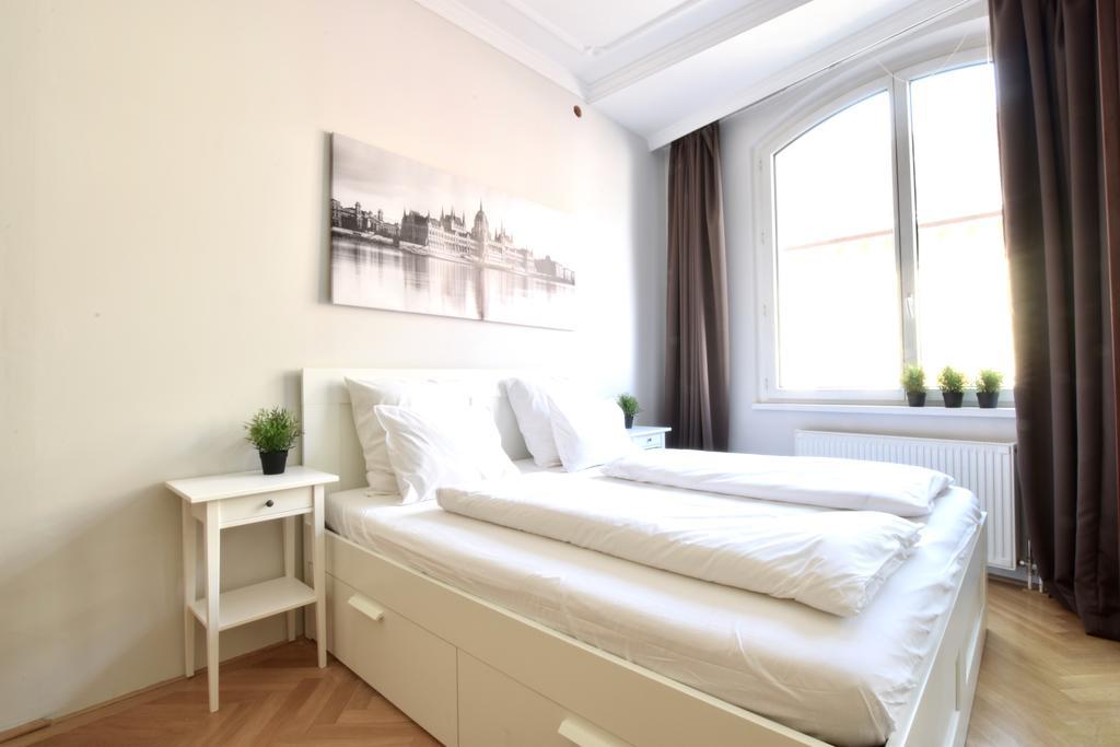 Standerd Apartment By Hi5 - Lovag Family Suites ブダペスト エクステリア 写真