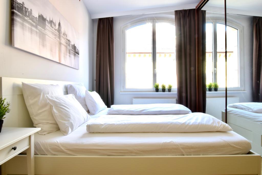 Standerd Apartment By Hi5 - Lovag Family Suites ブダペスト エクステリア 写真