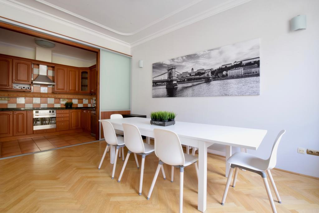 Standerd Apartment By Hi5 - Lovag Family Suites ブダペスト エクステリア 写真