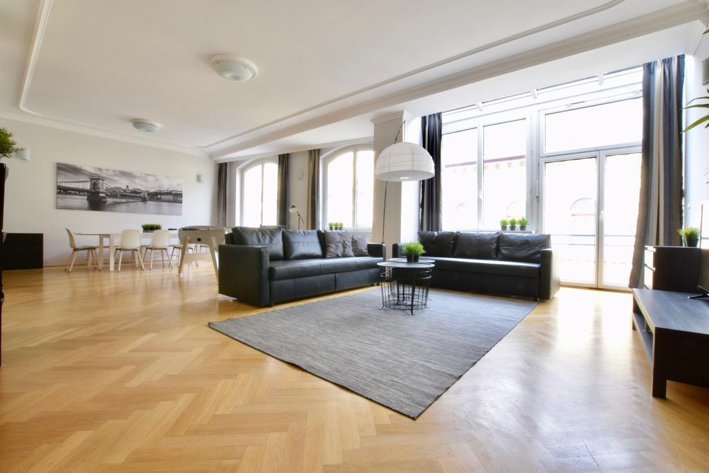 Standerd Apartment By Hi5 - Lovag Family Suites ブダペスト エクステリア 写真
