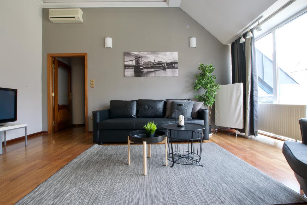 Standerd Apartment By Hi5 - Lovag Family Suites ブダペスト エクステリア 写真