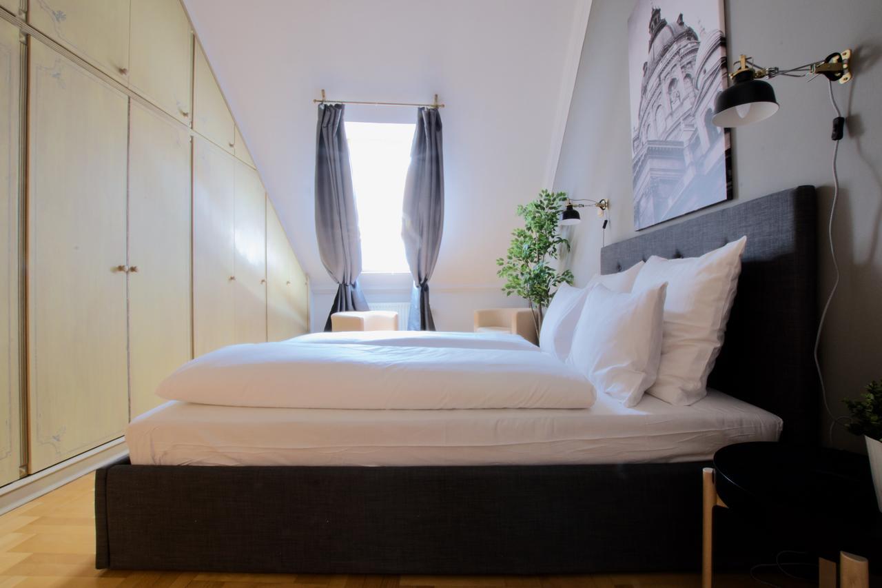 Standerd Apartment By Hi5 - Lovag Family Suites ブダペスト エクステリア 写真